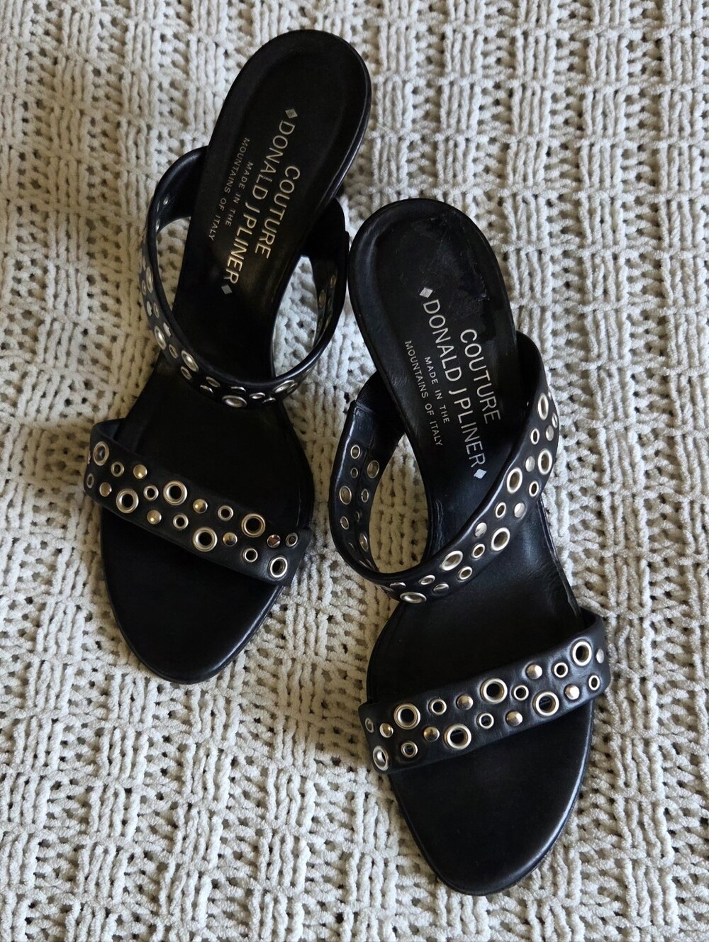 Donald J Pliner Black Leather Heels/Sandals